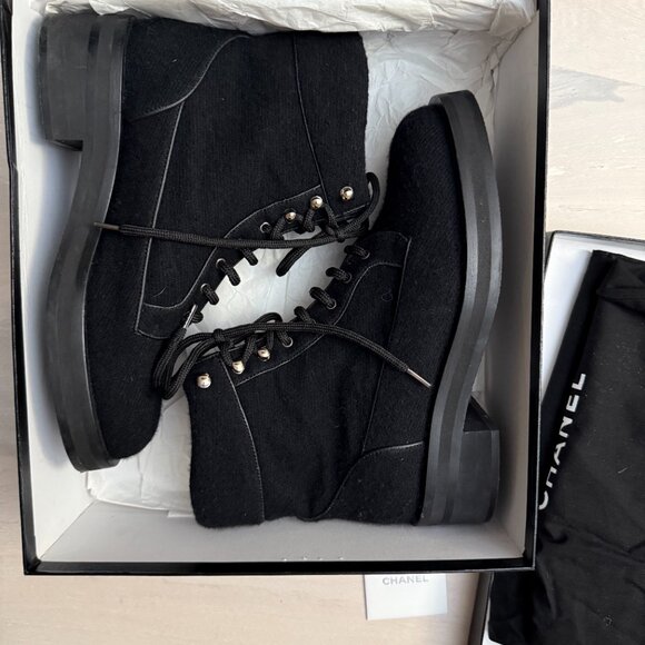 Chanel Lace Up Tweed Boot in Black sz 39.5 $1450 - Picture 3 of 6